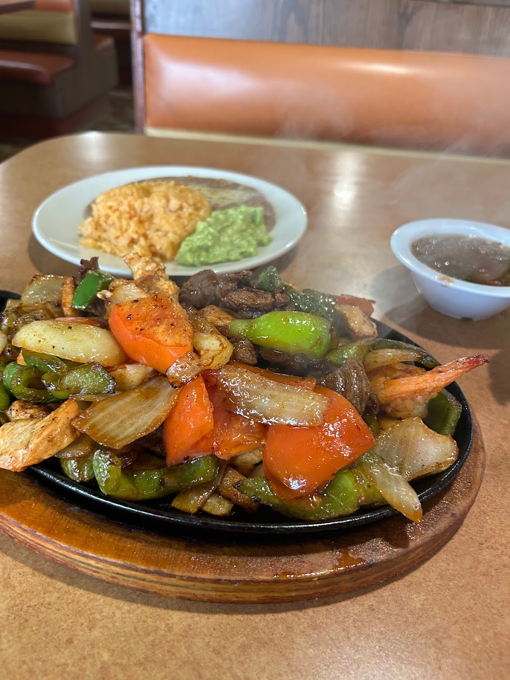 Mariscos Vallarta Grill | 13324 Victory Blvd, Van Nuys, CA 91401, USA | Phone: (818) 989-1214