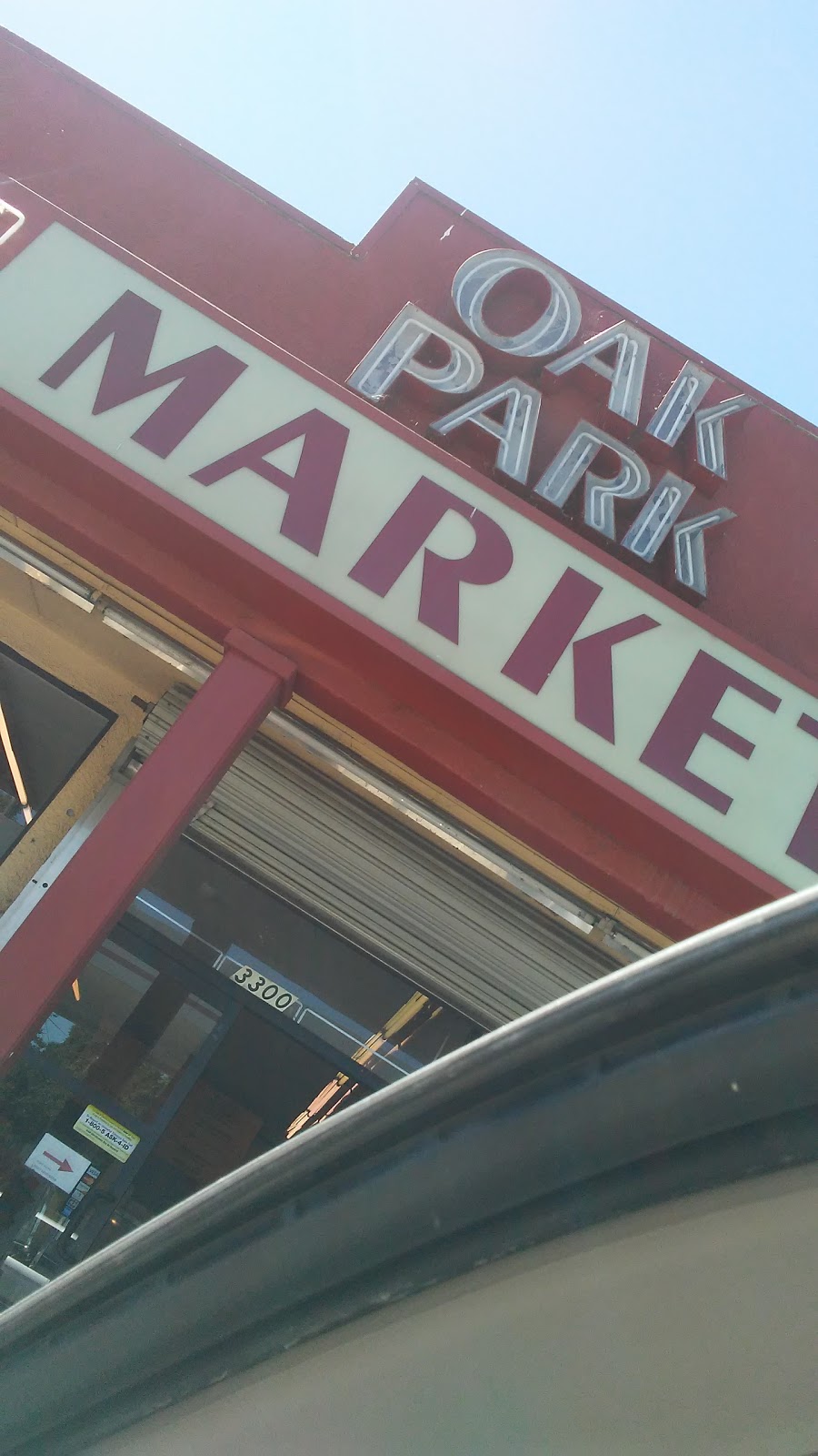 Oak Park Market | 3300 12th Ave, Sacramento, CA 95817, USA | Phone: (916) 451-0711