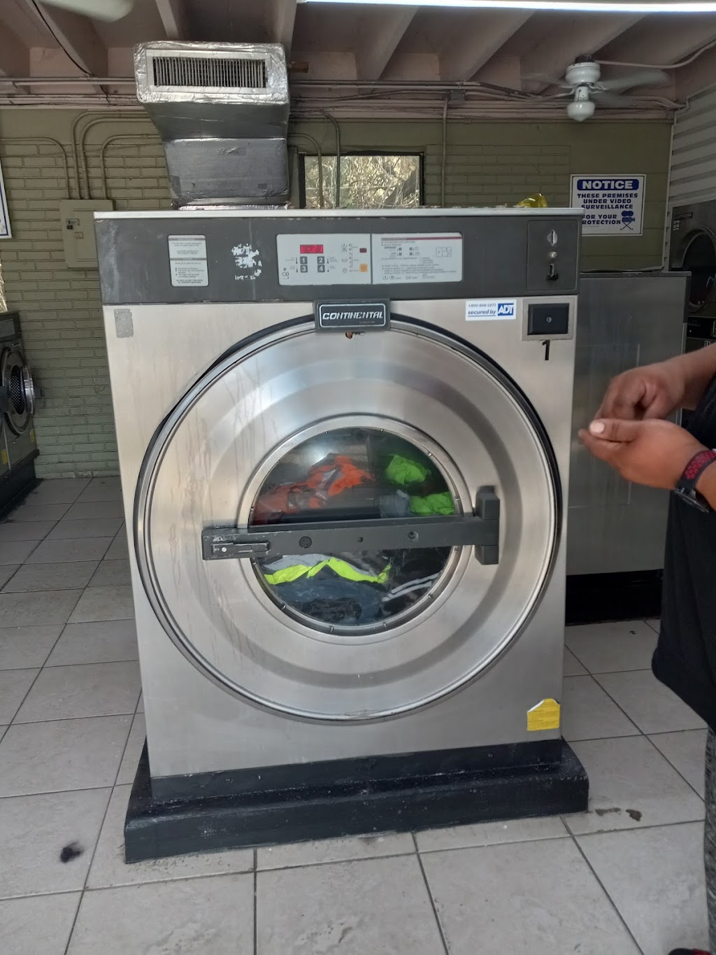 Coin Laundry | 4055 Orient Rd, Tampa, FL 33610 | Phone: (813) 999-5899