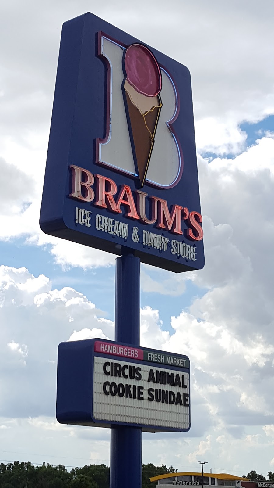 Braums Ice Cream & Dairy Store | 2106 E Kansas Ave, McPherson, KS 67460, USA | Phone: (620) 241-0610