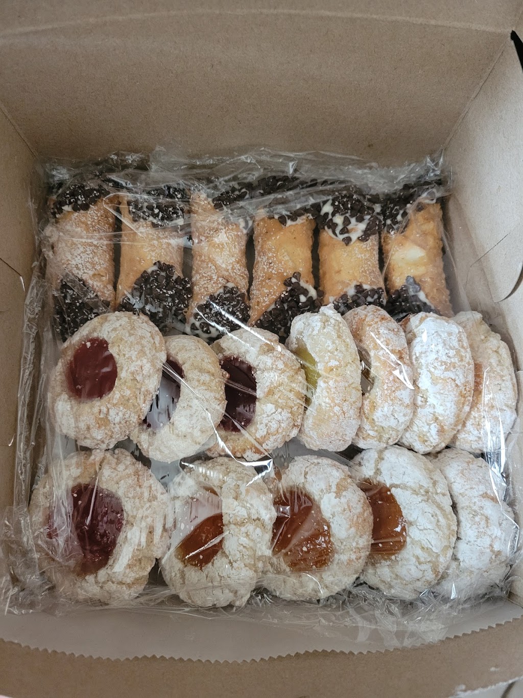 Tony Cannoli Sweets & Eats | 16125 West Rd, Woodhaven, MI 48183, USA | Phone: (734) 672-6018