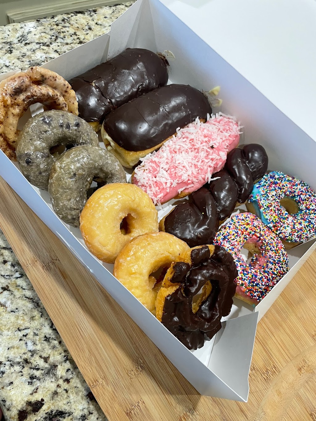 Escapé Donuts and Coffee | 120 W 5th St, Justin, TX 76247, USA | Phone: (940) 648-8100