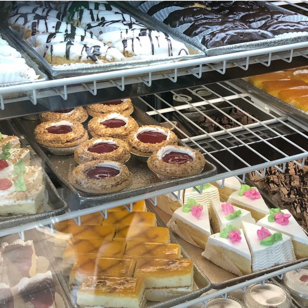 El Gallito Bakery | 1551 SW 27th Ave, Miami, FL 33145, USA | Phone: (305) 856-7470