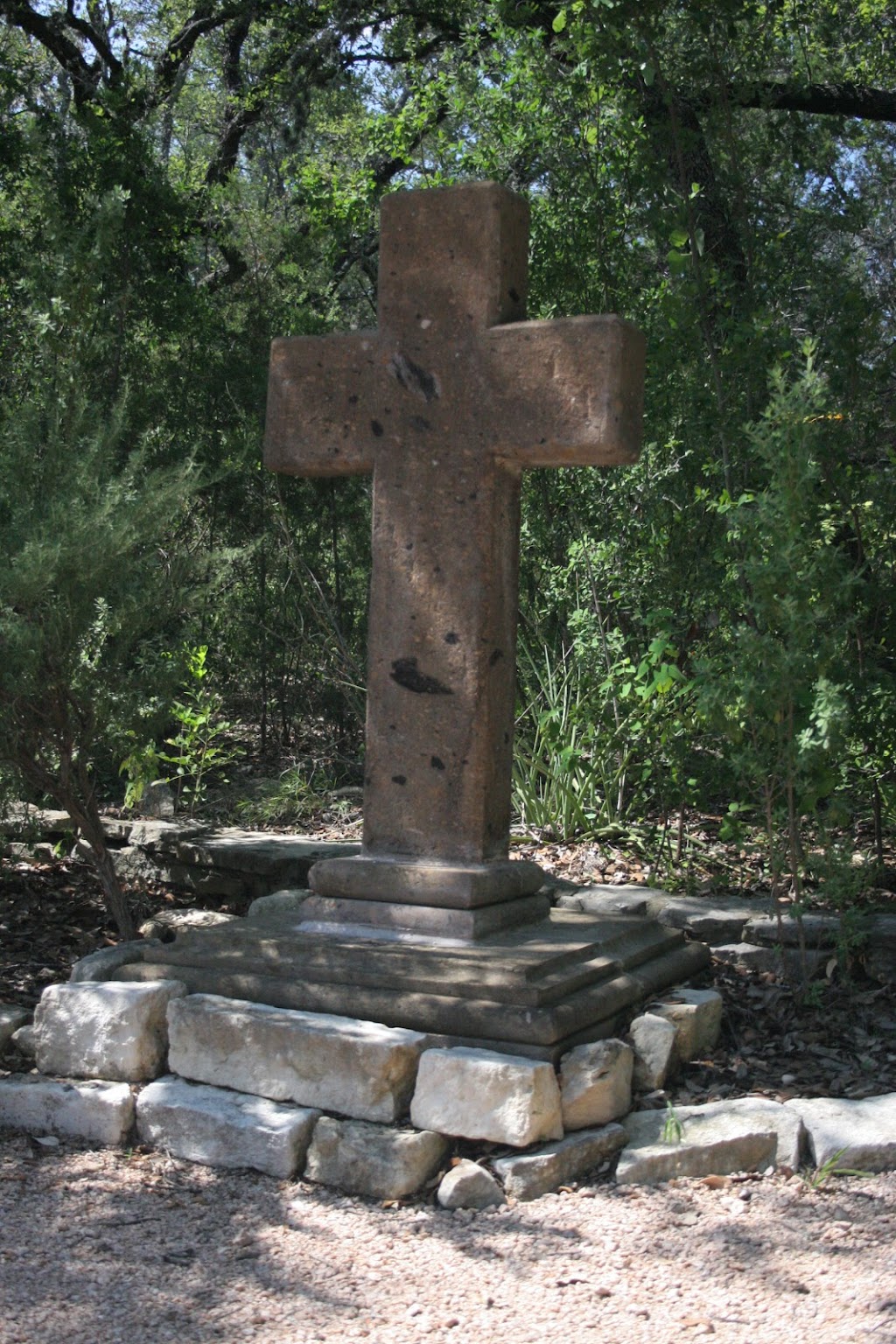 St. Francis by the Lake | 121 Spring Mountain Dr, Canyon Lake, TX 78133, USA | Phone: (830) 964-3820