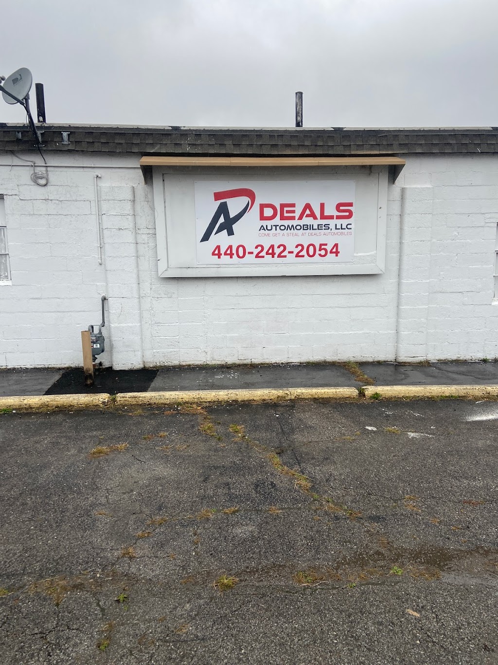 Deals Automobiles llc | 1808 Henderson Dr, Lorain, OH 44052, USA | Phone: (440) 242-2054