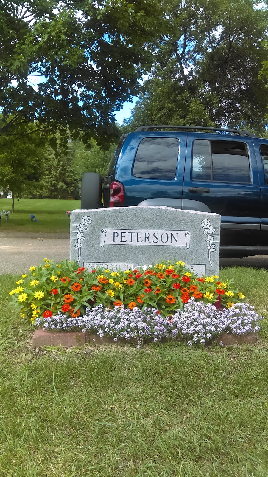 Forest Lawn Memorial Park | 1800 Edgerton St, St Paul, MN 55117, USA | Phone: (651) 776-6420