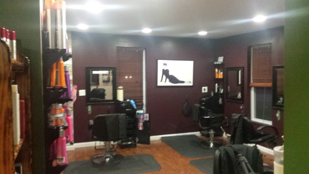 Curl Up And Dye Salon And Spa | 7149 Transit Rd, East Amherst, NY 14051, USA | Phone: (716) 688-2662
