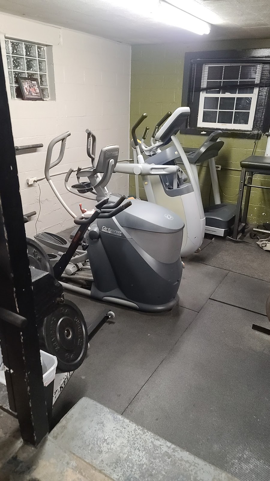 Fox Hill Barbell Club | 127 Lamp Shady Rd, Greensburg, PA 15601, USA | Phone: (724) 834-9855