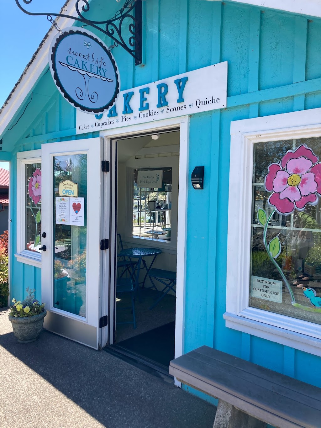 Sweet Life Cakery | 11201 NE State Hwy 104, Kingston, WA 98346, USA | Phone: (360) 881-0215