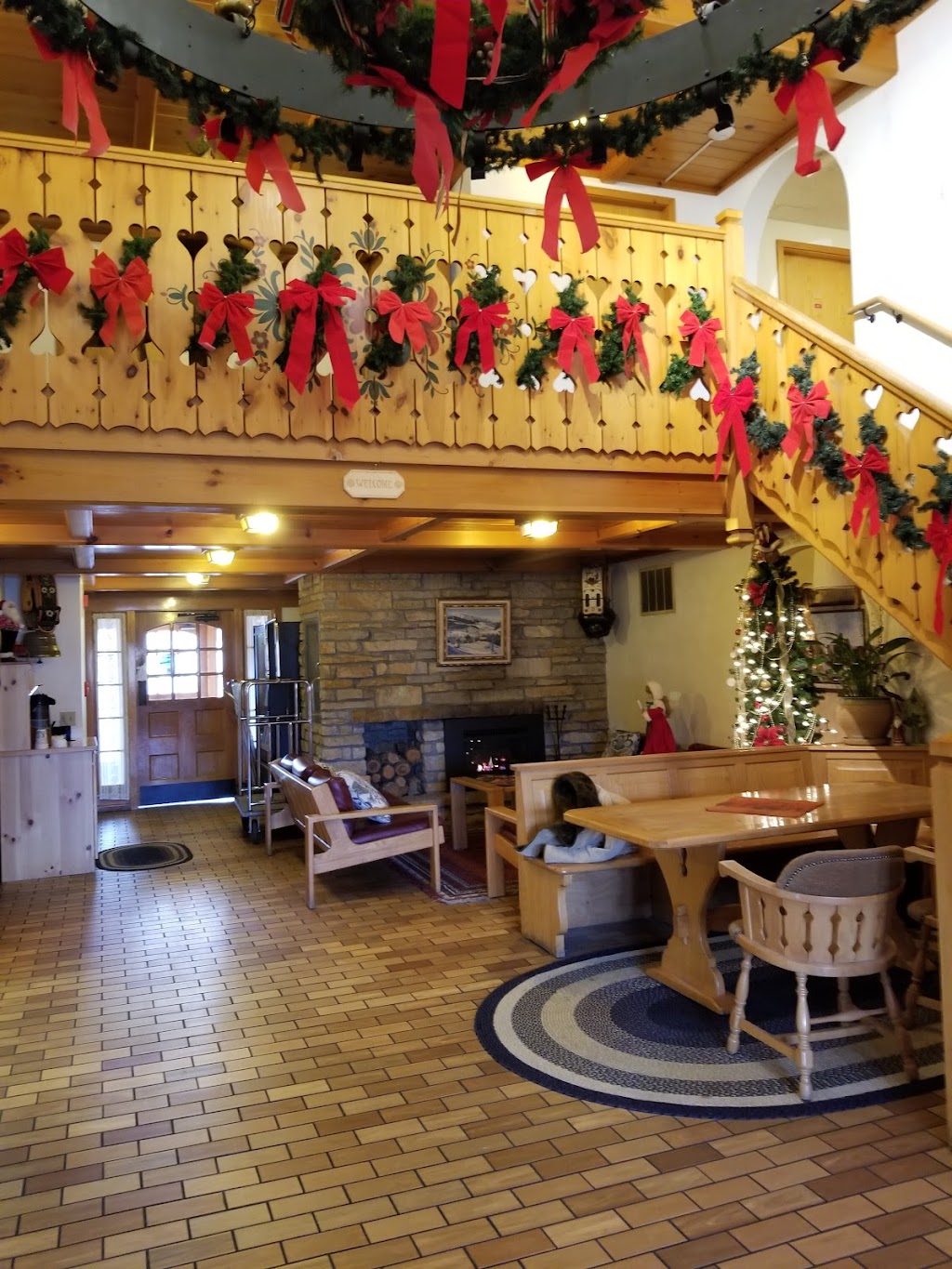 Chalet Landhaus Inn | 801 WI-69, New Glarus, WI 53574, USA | Phone: (608) 527-5234