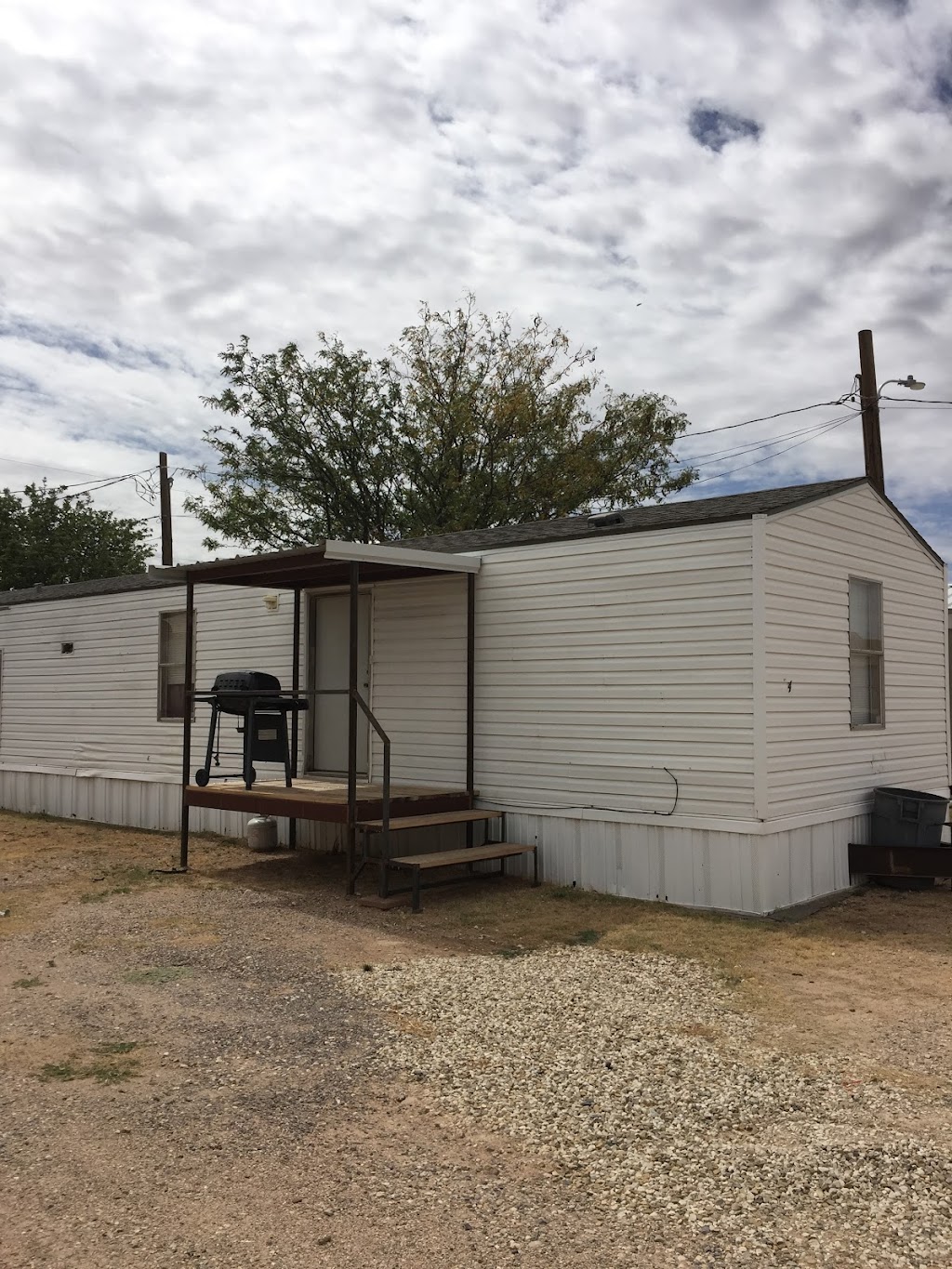 B & B Mobile Home and RV Trailer Park | 406 N College Ave, Levelland, TX 79336, USA | Phone: (806) 786-3022