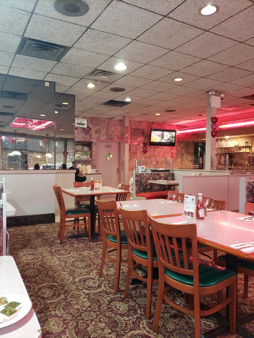 Golden Eagle Restaurant | 975 Morris Park Ave, The Bronx, NY 10462, USA | Phone: (718) 863-4028