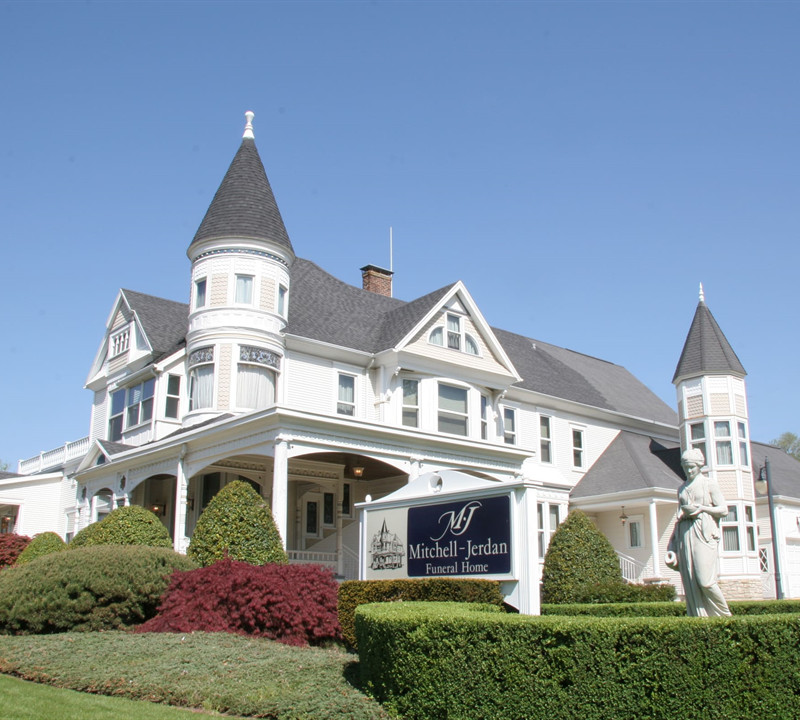 Mitchell-Jerdan Funeral Home Ltd. | 1200 Wabash Ave, Mattoon, IL 61938, United States | Phone: (217) 234-8828