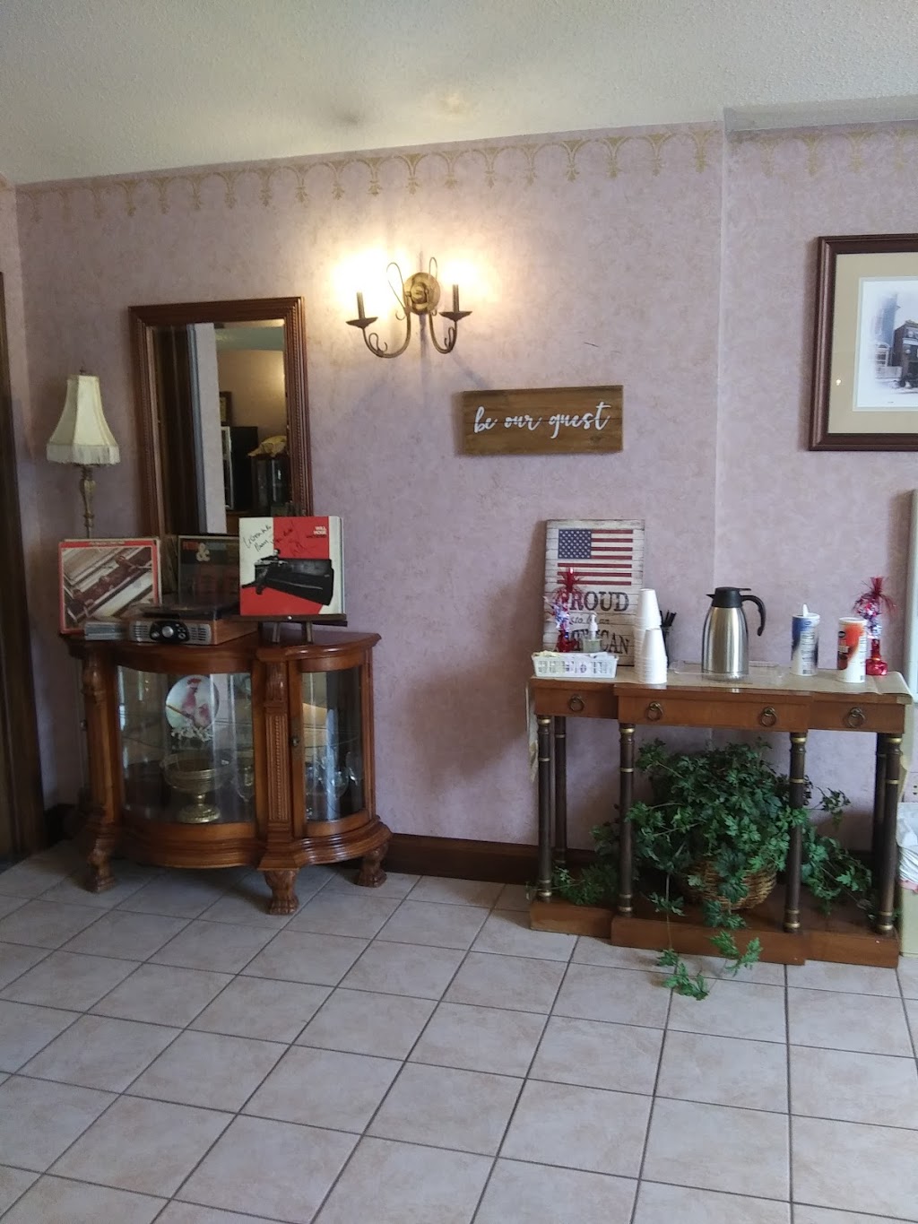 OurGuest Inn & Suites Downtown Port Clinton | 220 E Perry St, Port Clinton, OH 43452, USA | Phone: (419) 734-7111