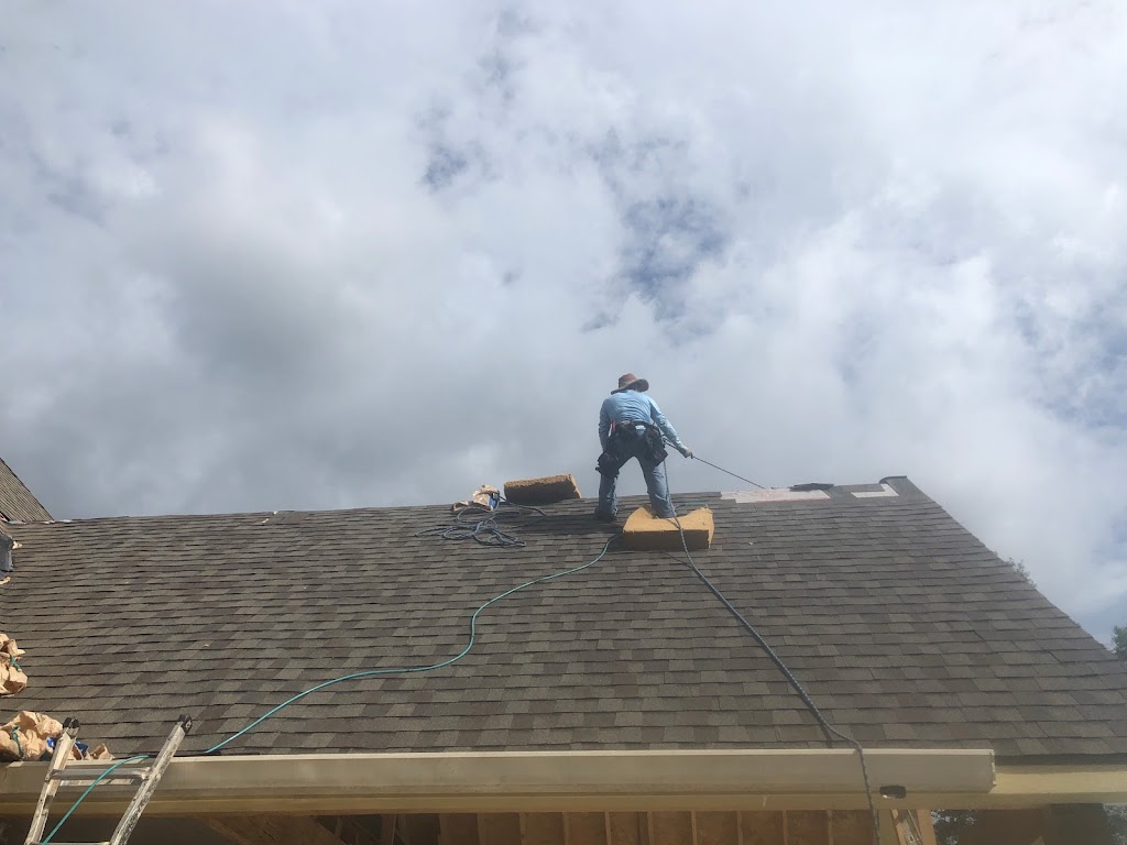 Gonzalez Roofing Exteriors | 23166 Woody Ln, Porter, TX 77365, USA | Phone: (281) 763-0242