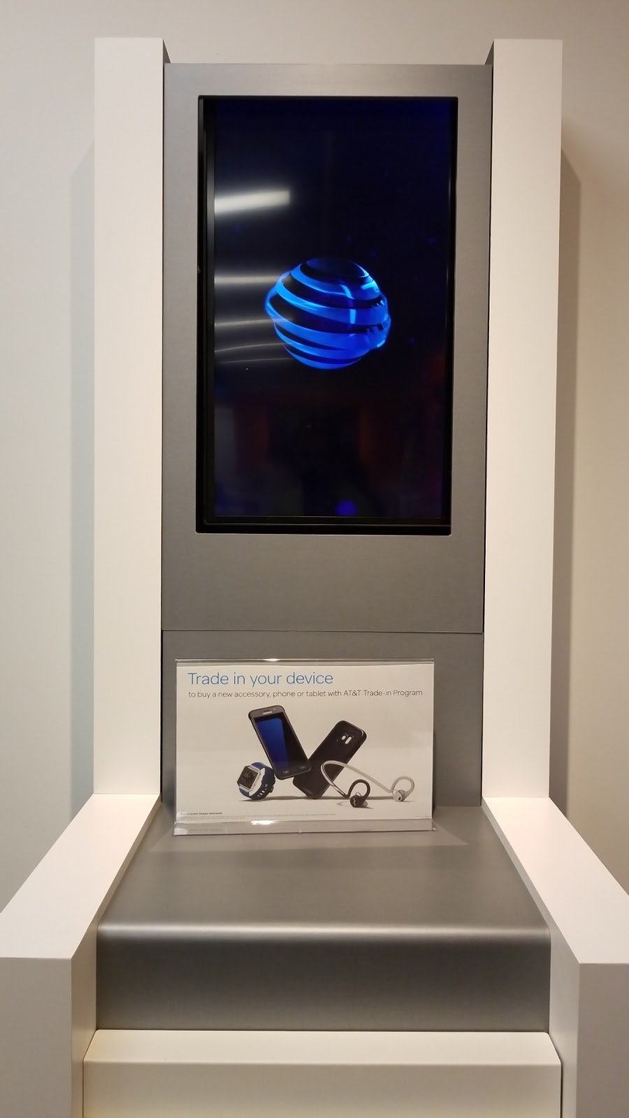 AT&T Store | 2023 Tiffin Ave, Findlay, OH 45840, USA | Phone: (567) 250-9230