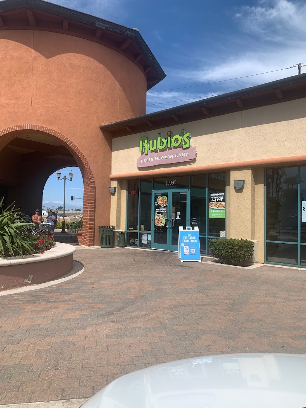 Rubios Coastal Grill | 19035 Goldenwest St Suite 101, Huntington Beach, CA 92648 | Phone: (714) 536-9109