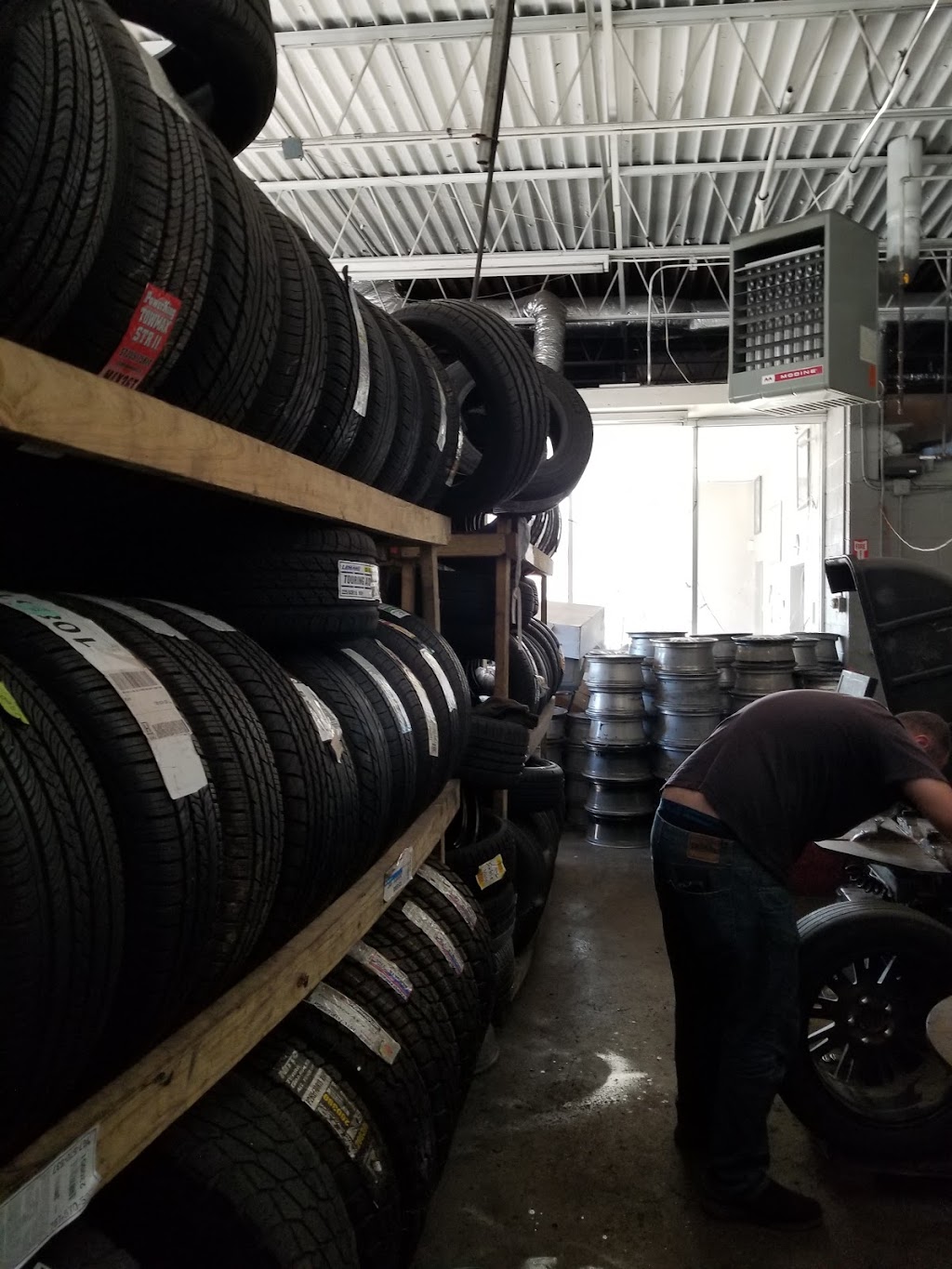 Strong Tires | 7173 W 130th St, Parma Heights, OH 44130, USA | Phone: (440) 884-3337