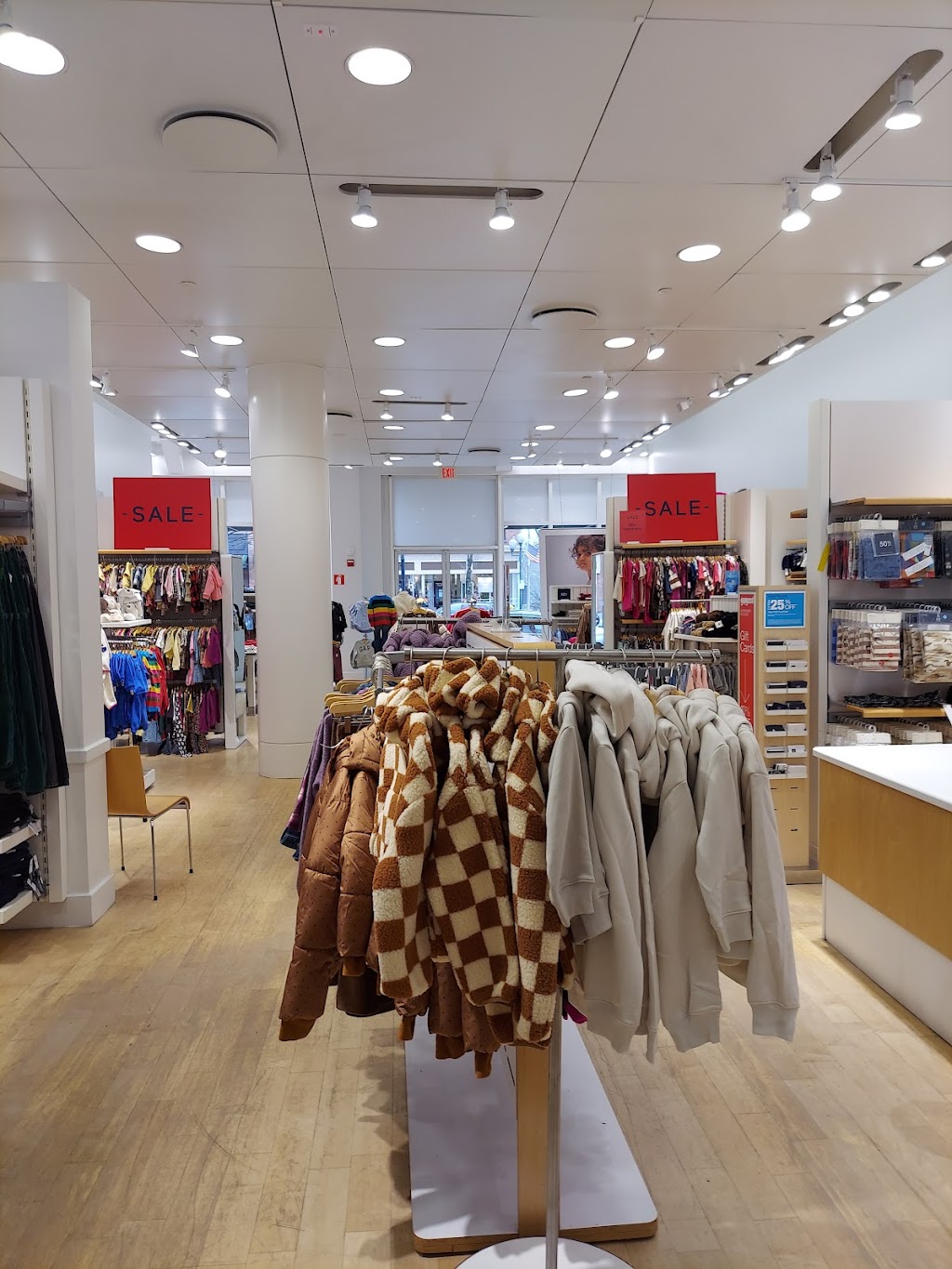 Gap | 341 Broadway, Saratoga Springs, NY 12866, USA | Phone: (518) 580-8723