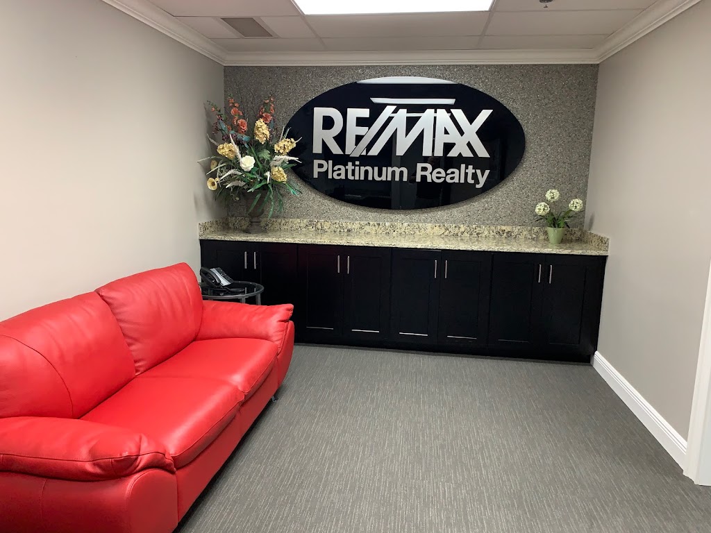 RE/MAX Platinum Realty | 19503 W Villages Pkwy #A12, Venice, FL 34293, USA | Phone: (941) 800-4210