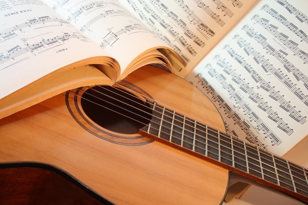 Dunwoody Guitar Lessons | The Warnock House, 2081 Mt Vernon Rd, Dunwoody, GA 30338, USA | Phone: (770) 778-7767