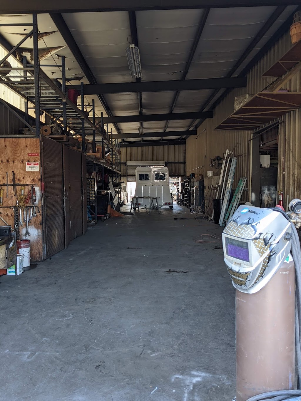 G & F Horse Trailer Repair | 2175 S Willow Ave, Bloomington, CA 92316, USA | Phone: (909) 820-4600