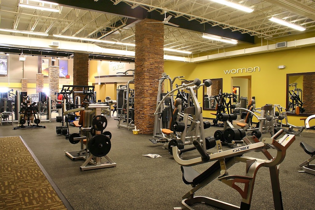 Golds Gym Westchester Commons | 345 Schofield Dr, Midlothian, VA 23113, USA | Phone: (804) 379-5690