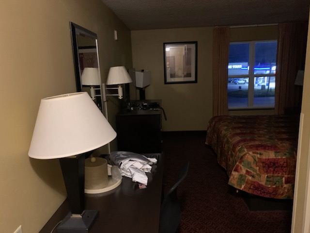 Hometown Inn & Suites | 1139 West, US-30, Schererville, IN 46375, USA | Phone: (219) 322-7000