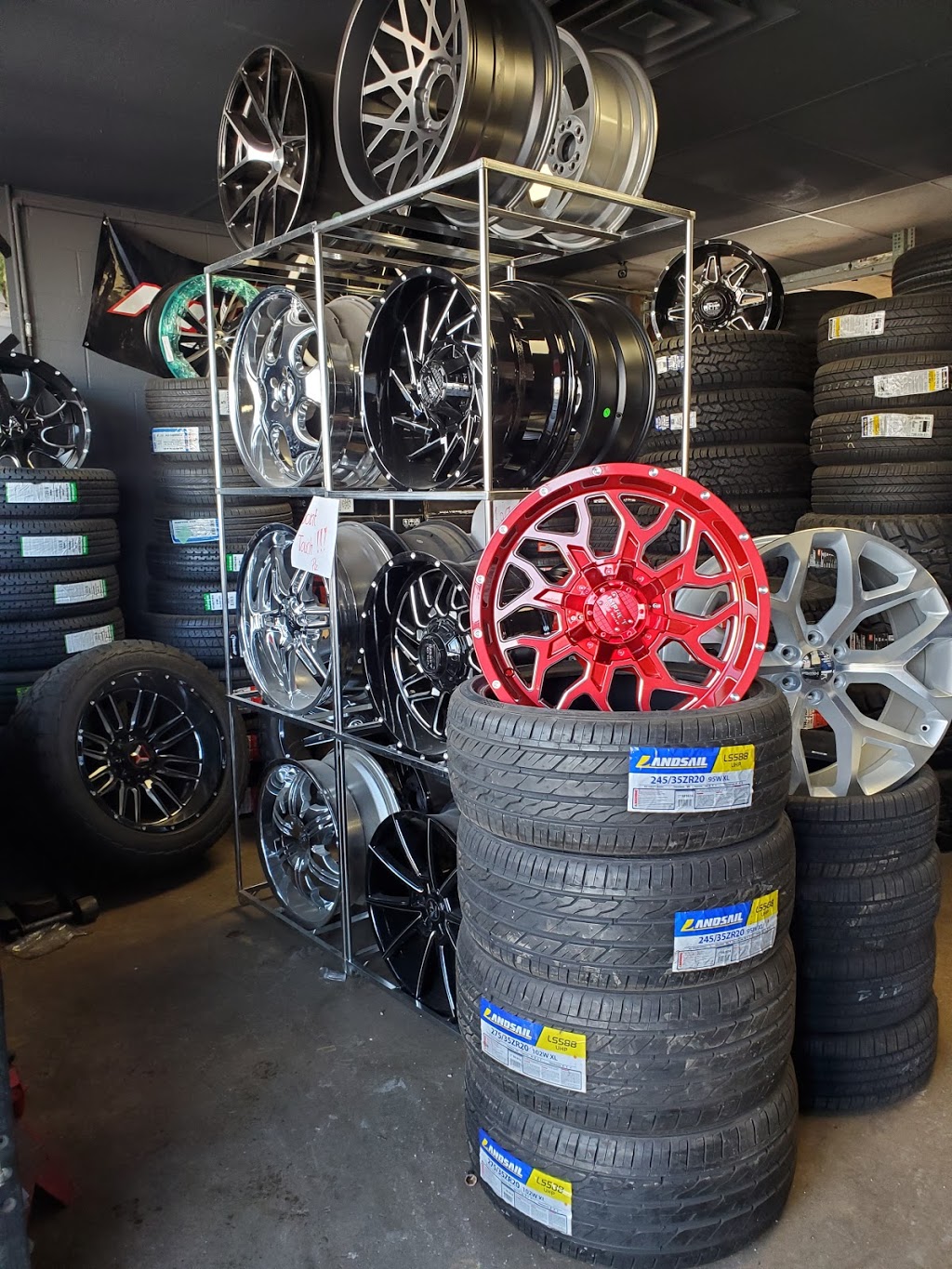 Jayden Used Tire & Wheel | 6657 W Washington St, Indianapolis, IN 46241, USA | Phone: (317) 247-5433