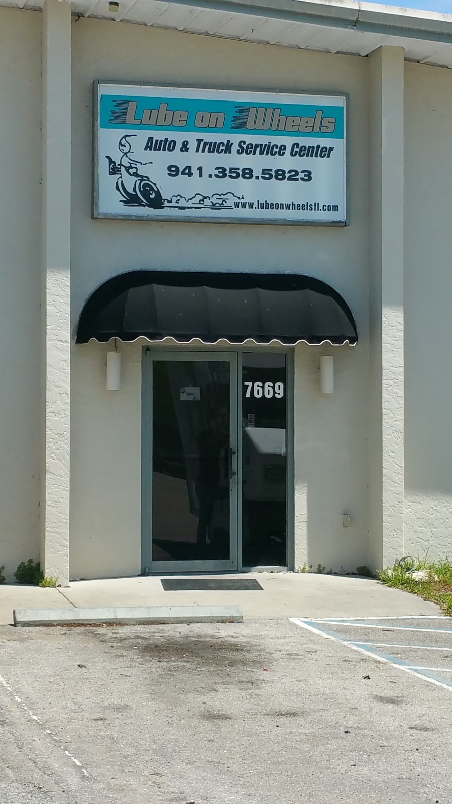 Lube On Wheels | 7669 15th St E, Sarasota, FL 34243, USA | Phone: (941) 358-5823