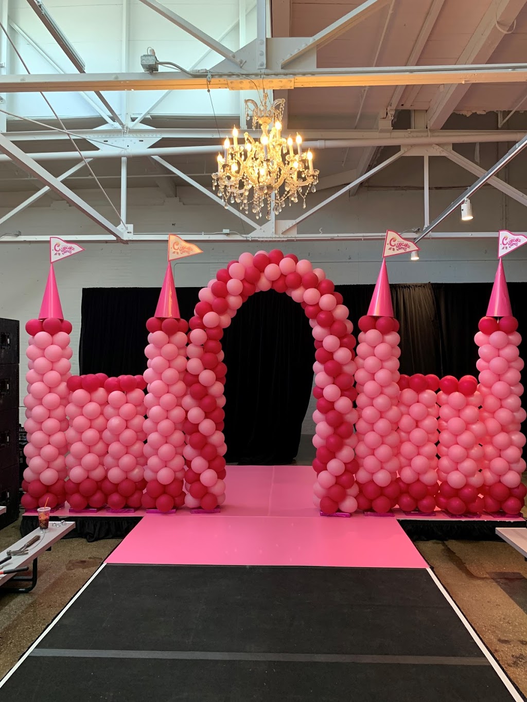 Pink Gorilla Balloons & Events | 4512 Renaissance Pkwy, Warrensville Heights, OH 44128, USA | Phone: (216) 687-7575