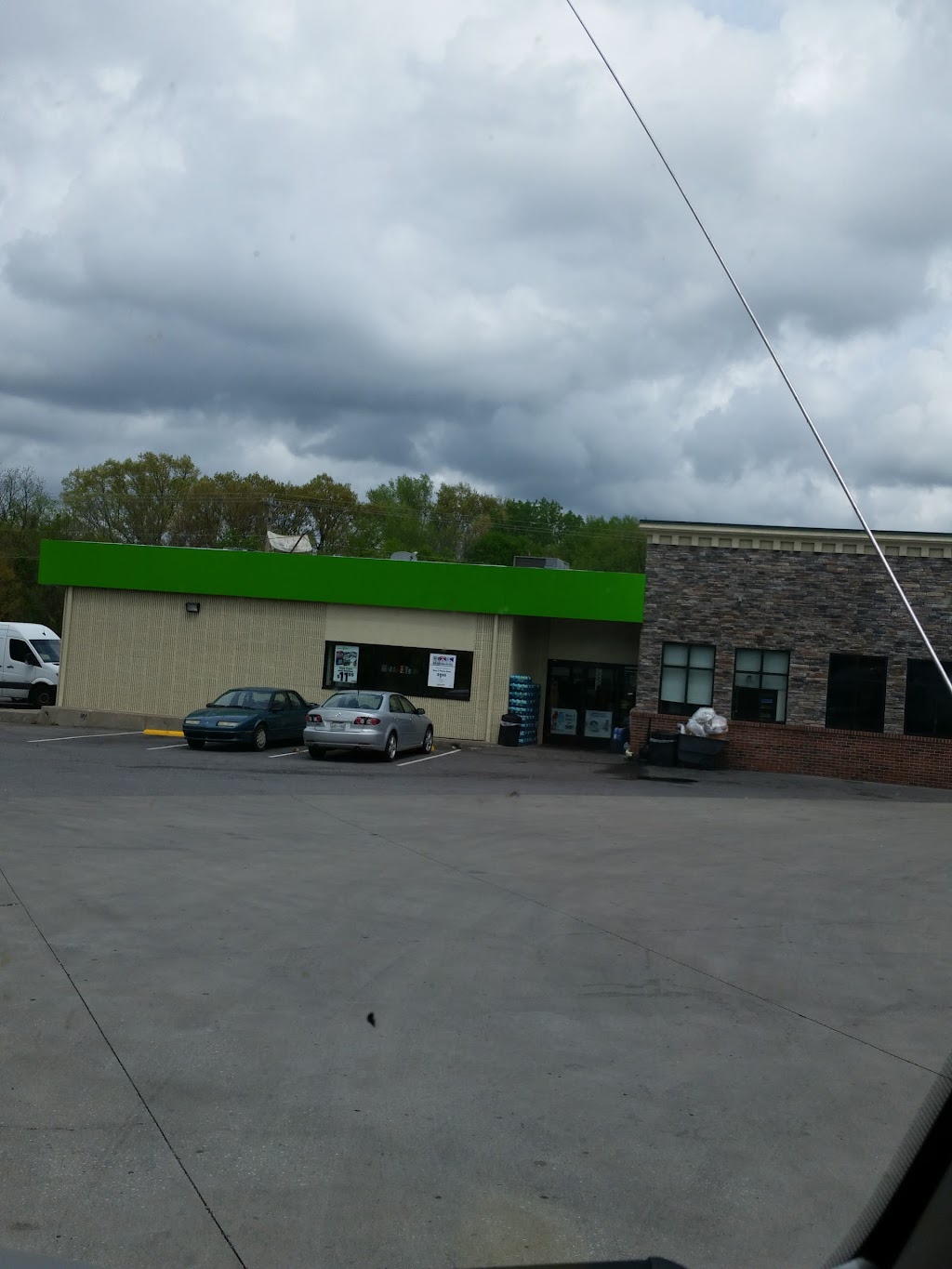 MAPCO Mart | 8631 Main Street, TN-25, Cross Plains, TN 37049, USA | Phone: (615) 654-2599