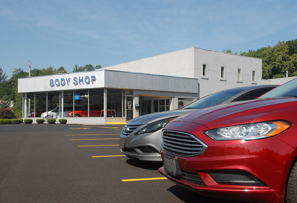 Klaben Body Shop & Collision Center Kent | 2100 E Main St, Kent, OH 44240 | Phone: (330) 678-0555