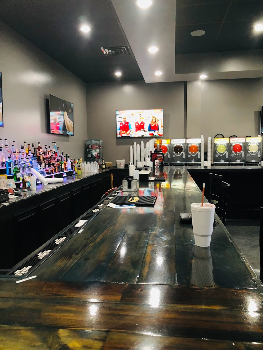 Top Notch Daiquiris and Grill | 3005 W Cabelas Pkwy, Gonzales, LA 70737, USA | Phone: (225) 647-3503