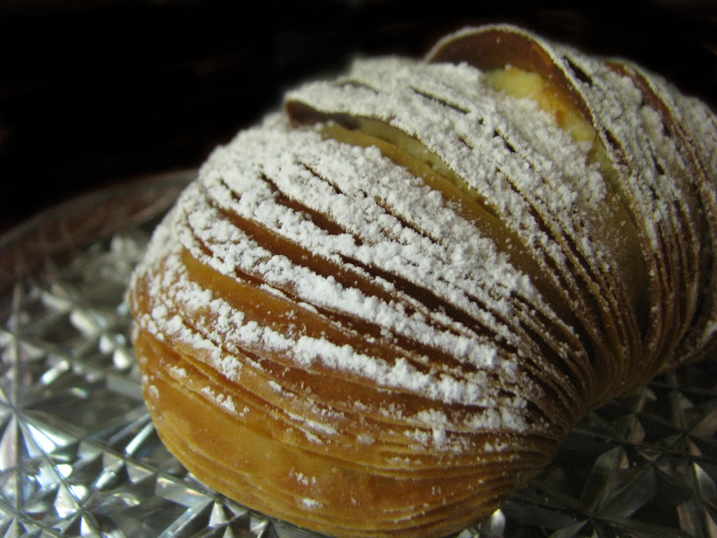 Viros Real Italian Bakery | 8301 E 22nd St, Tucson, AZ 85710, USA | Phone: (520) 885-4045