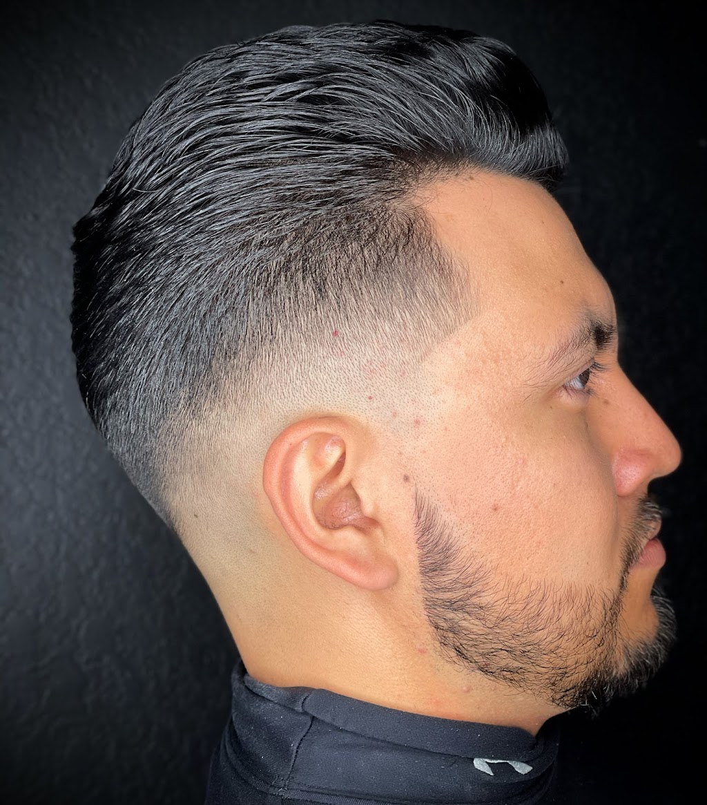 Limitless Barber Lounge | 559 W Pioneer Pkwy, Grand Prairie, TX 75051, USA | Phone: (214) 597-2469