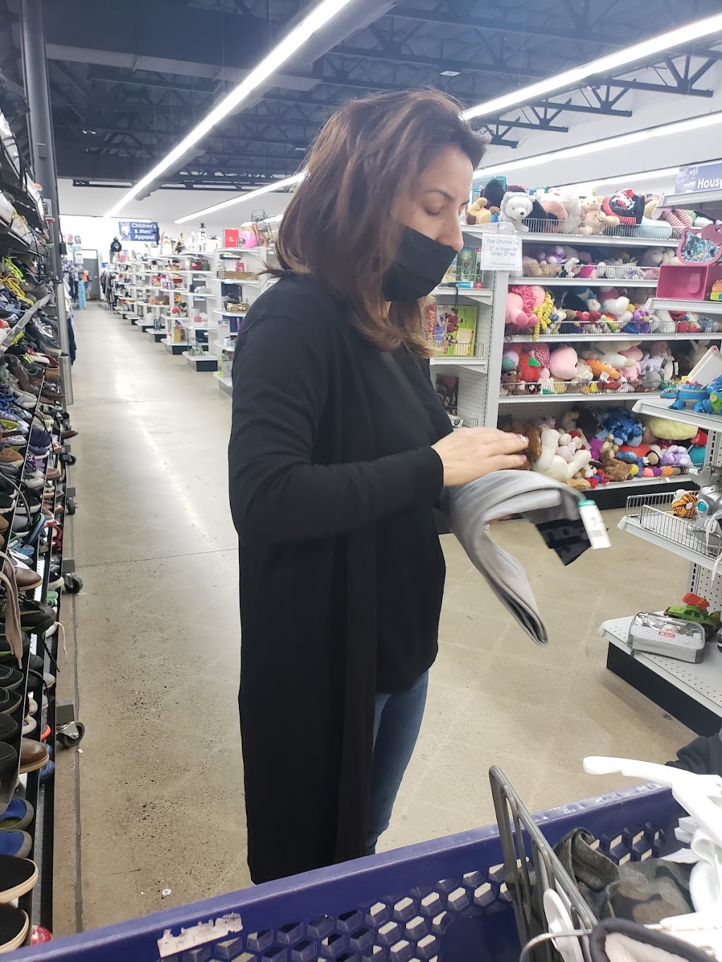 Goodwill Sacramento Valley & Northern Nevada | 312 N Sunrise Ave, Roseville, CA 95661, USA | Phone: (916) 462-3546