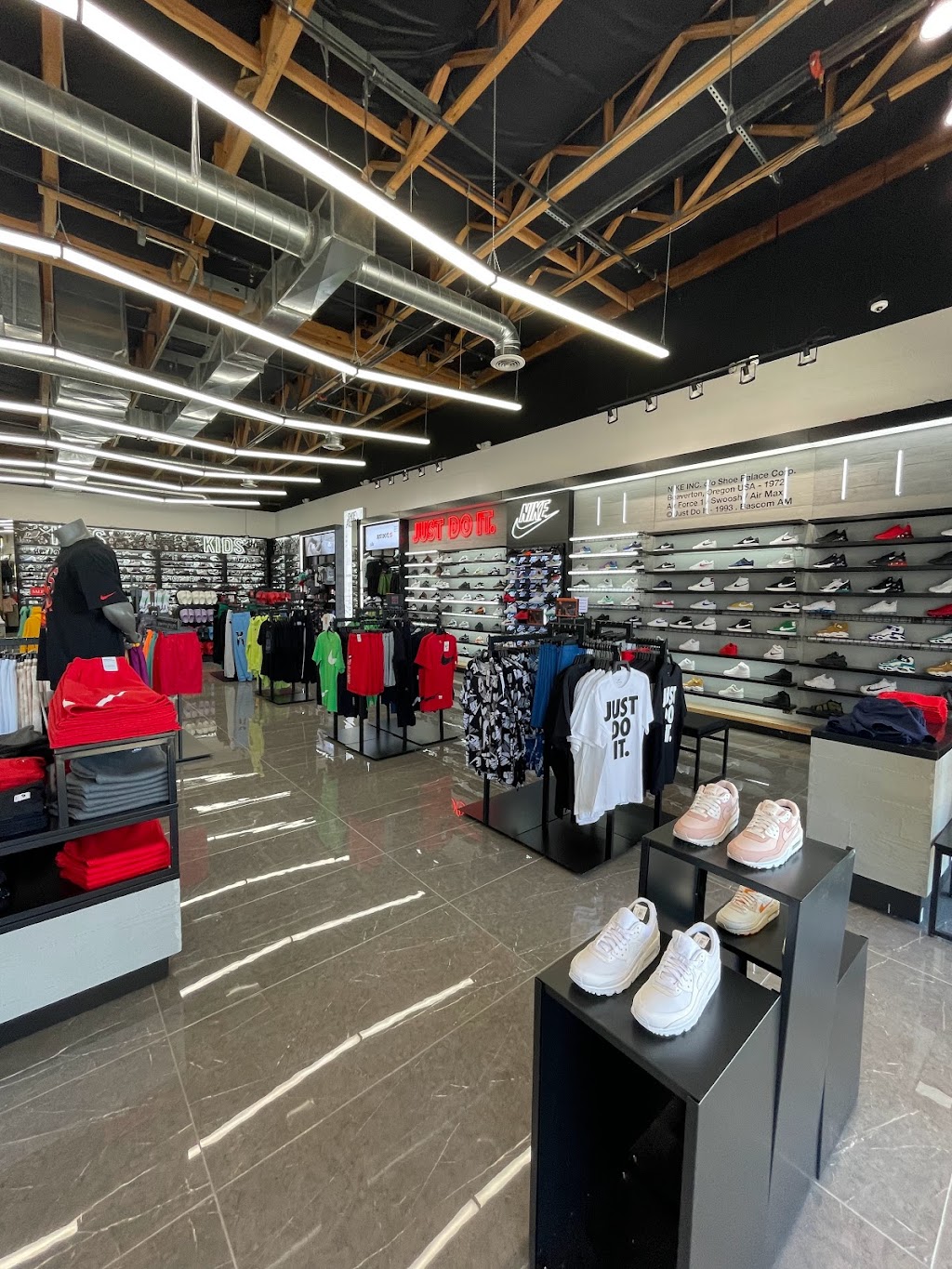 Shoe Palace | 1362 Fitzgerald Dr, Pinole, CA 94564, USA | Phone: (341) 222-1049