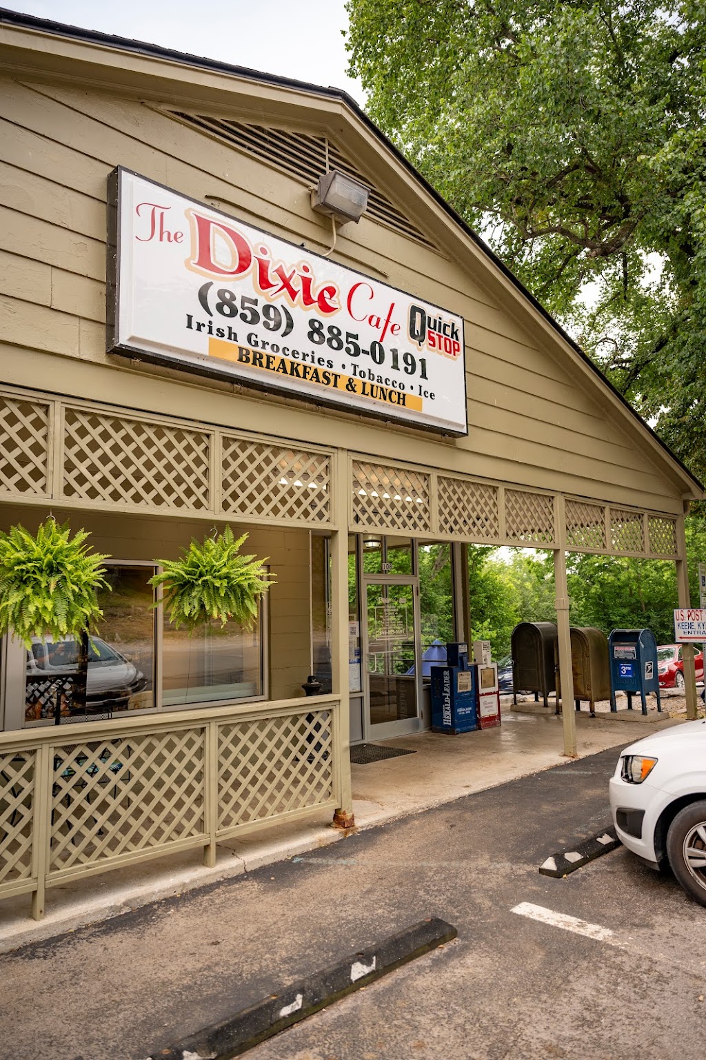 The Dixie Cafe & Quick Stop | 108 Keene, Keene-Troy Rd, Keene, KY 40339, USA | Phone: (859) 885-0191