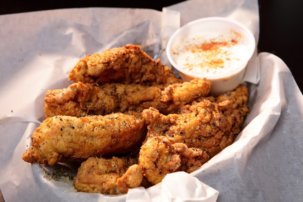 Wing Daddys Sauce House | 13700 Eastlake Blvd #100, Horizon City, TX 79928, USA | Phone: (915) 852-4834
