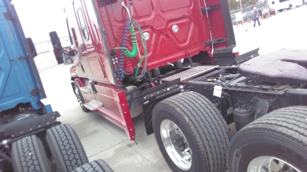 Henderson Trucking | 8118 Bunkum Rd, Caseyville, IL 62232, USA | Phone: (618) 623-0057