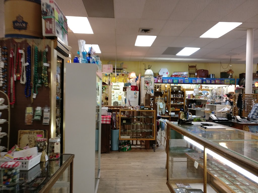 Lindstrom Antique Mall | 12740 Lake Blvd, Lindstrom, MN 55045, USA | Phone: (651) 257-3340