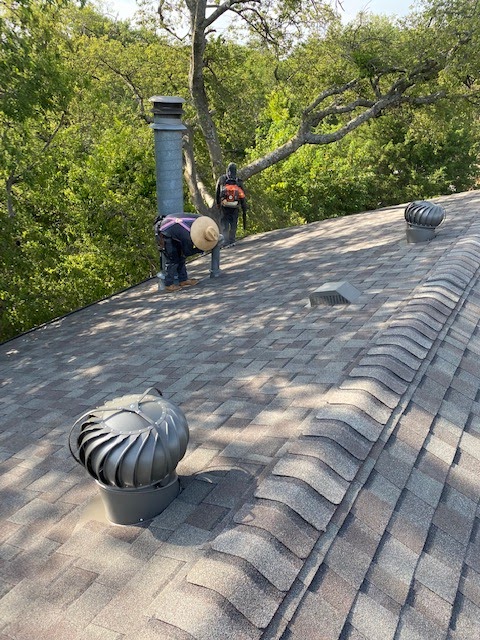 Lakeside Roofing Co | 10210 Mapleridge Dr, Dallas, TX 75238, USA | Phone: (972) 365-1216