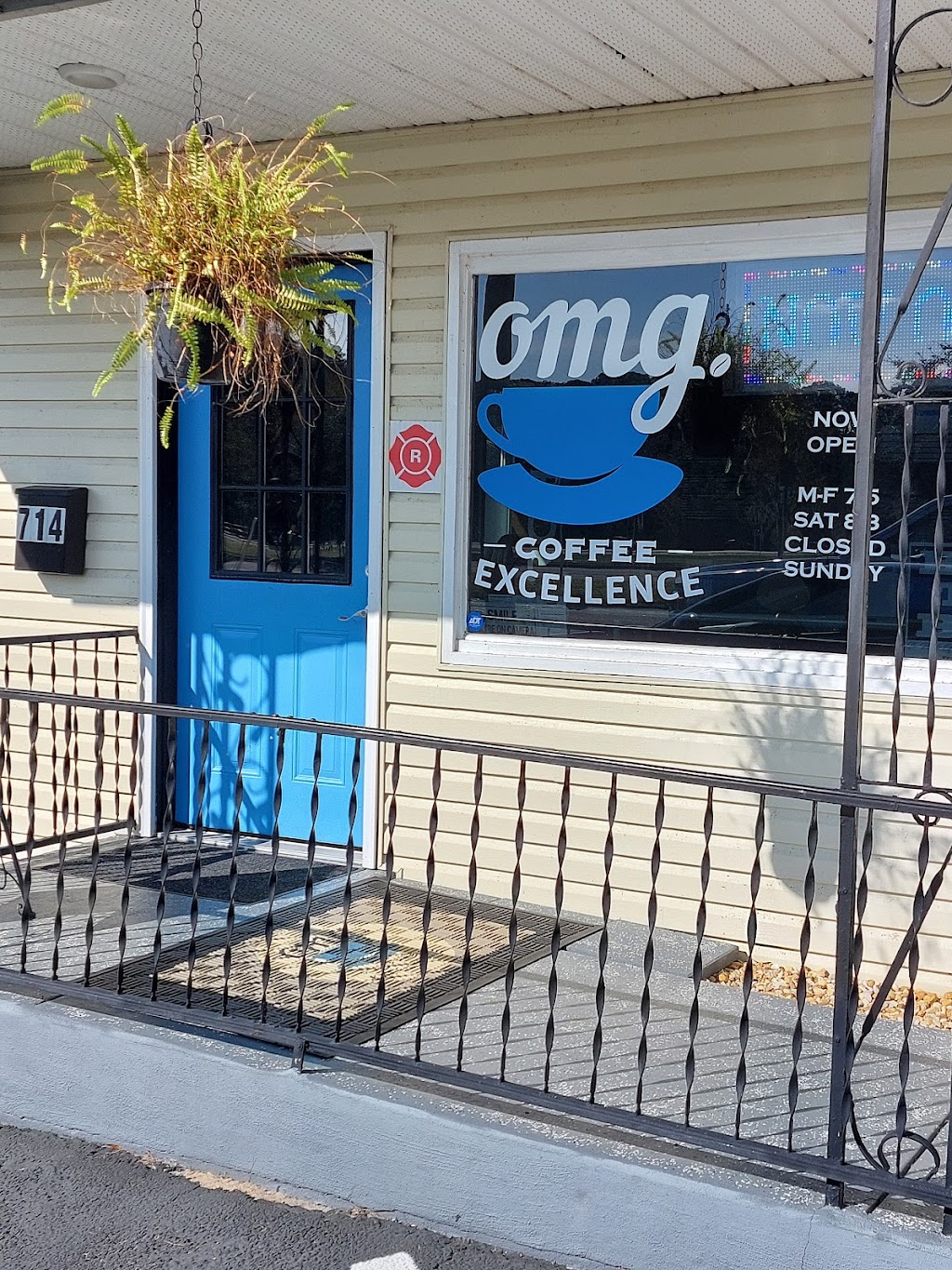 OMG COFFEE EXCELLENCE | 714 W Burleigh Blvd, Tavares, FL 32778, USA | Phone: (352) 508-9614