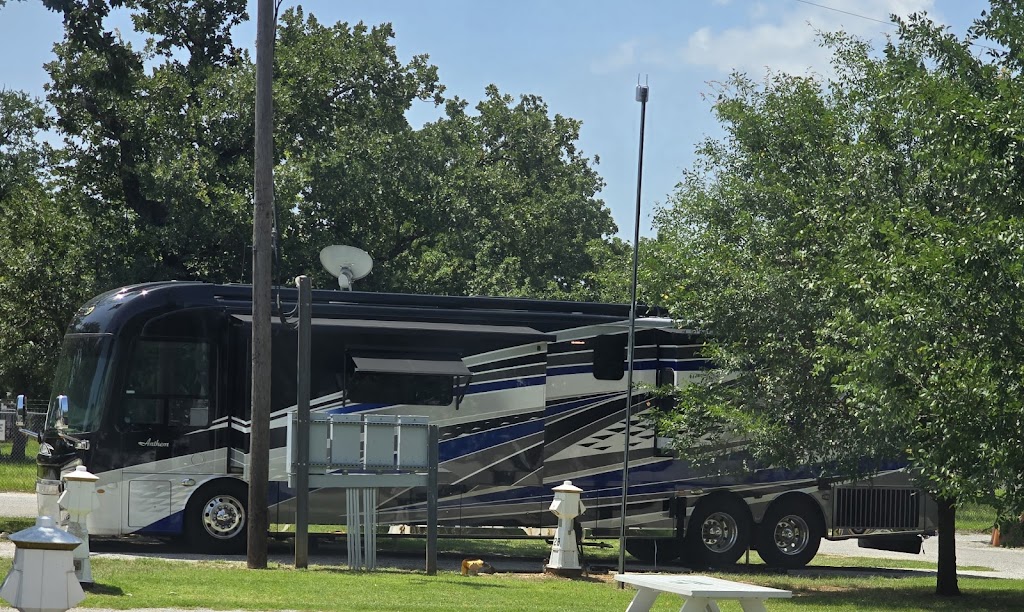 Bennetts RV Ranch | 3101 Old Granbury Rd, Granbury, TX 76049, USA | Phone: (817) 279-7500