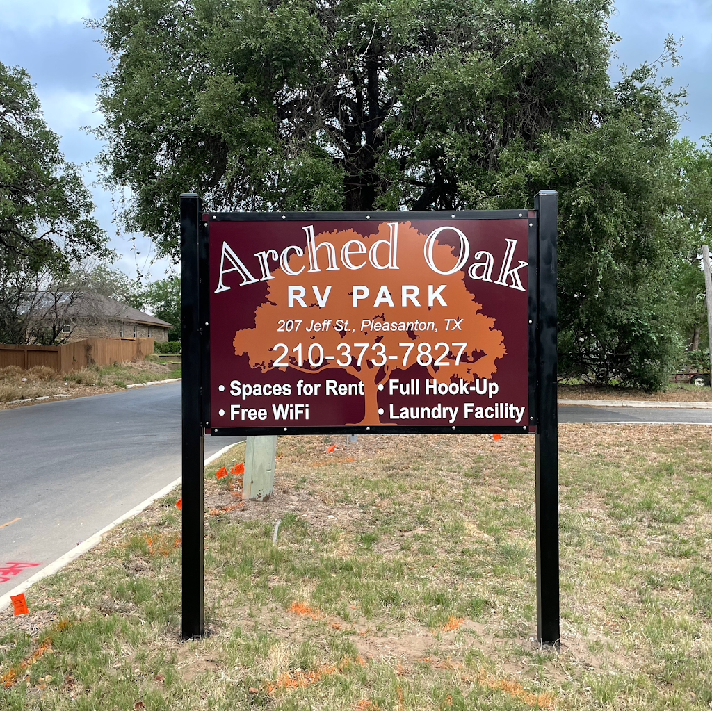 Arched Oak RV Park | 207 Jeff St, Pleasanton, TX 78064, USA | Phone: (210) 373-7827