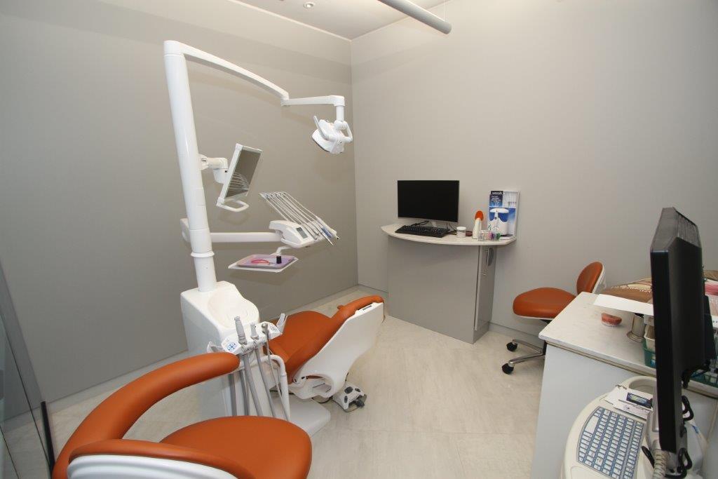 The Smile Center | 7405 New La Grange Rd, Louisville, KY 40222, USA | Phone: (502) 425-6021