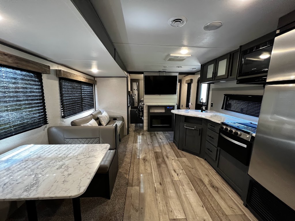 Chriss RV Rental | 109 Fayetteville St, Palm Bay, FL 32908, USA | Phone: (321) 536-7222