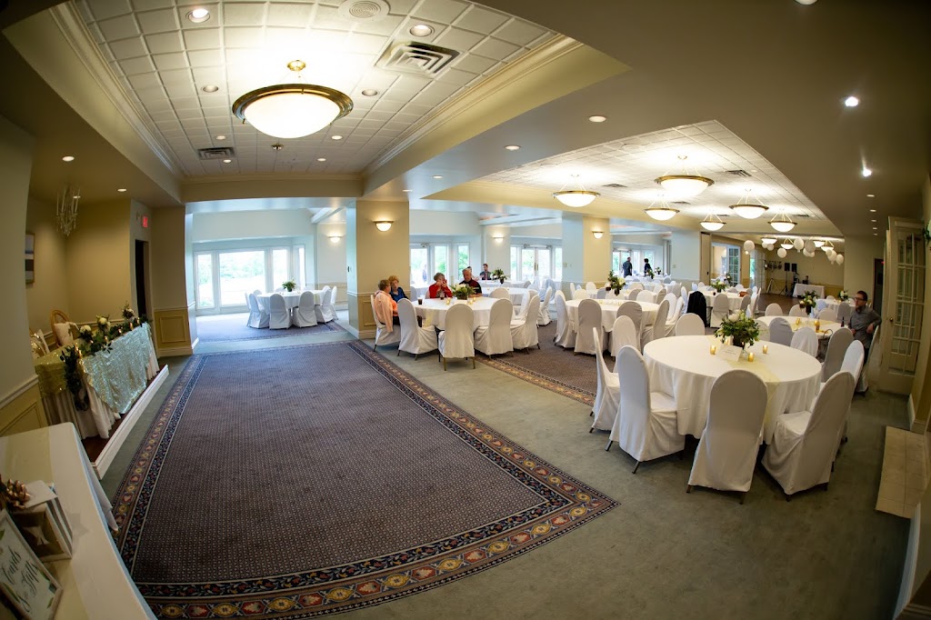 Lockhaven Golf Club & Banquet Facility | 10872 Lawrence Keler Dr, Godfrey, IL 62035, USA | Phone: (618) 466-2441