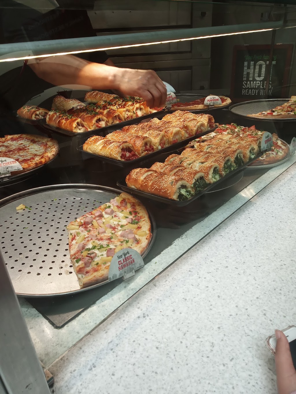 Sbarro | 127 Los Cerritos Center, Cerritos, CA 90703, USA | Phone: (562) 865-9018